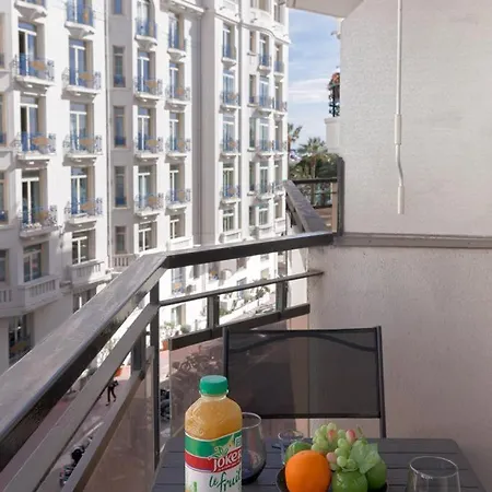 Lunique Maubourg - Next Martinez - Terrasse Cannes